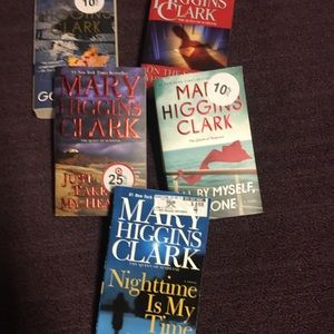 5 Mary higgans Clark books